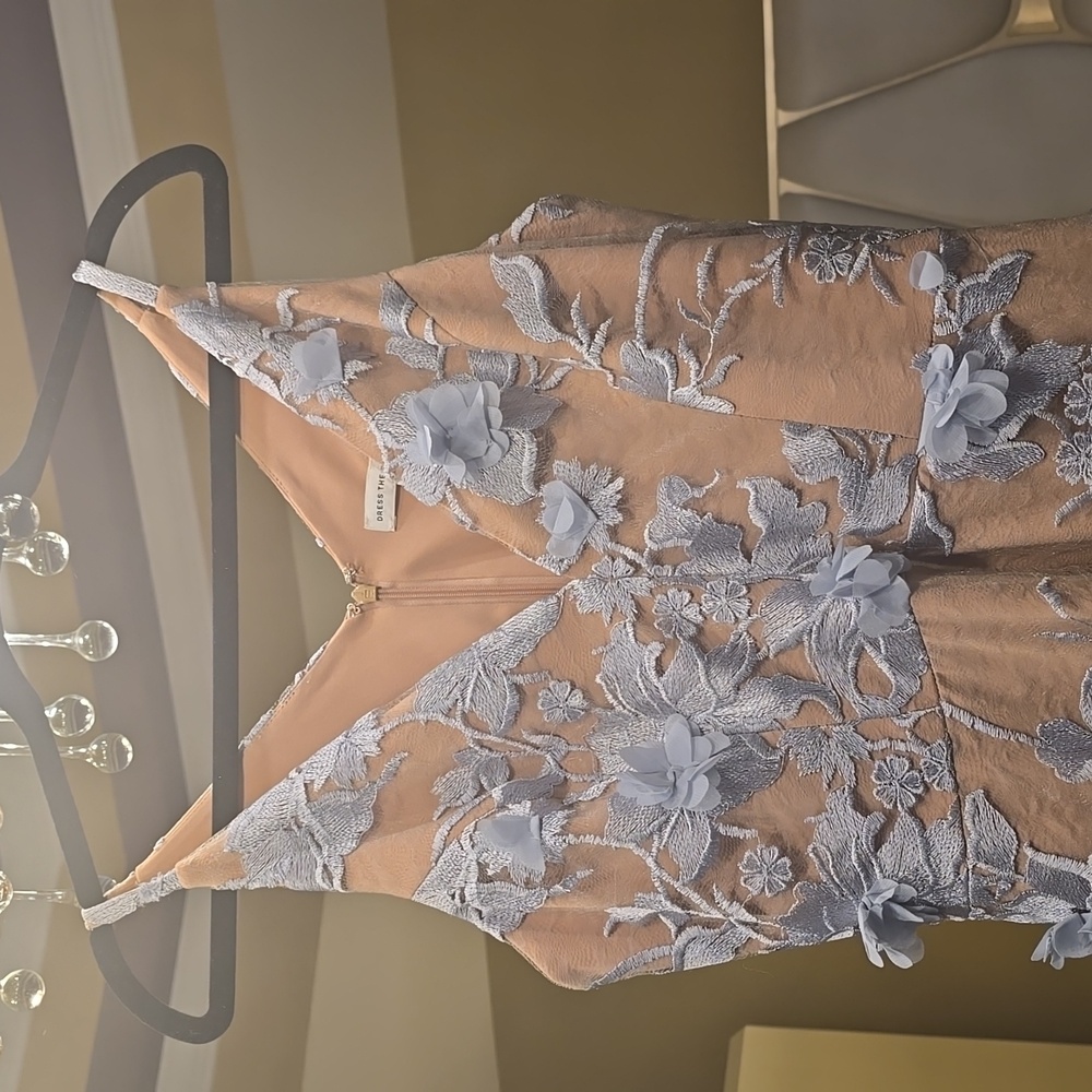 Dress the Population Silver Floral Backless Dress - Picture 5 of 16